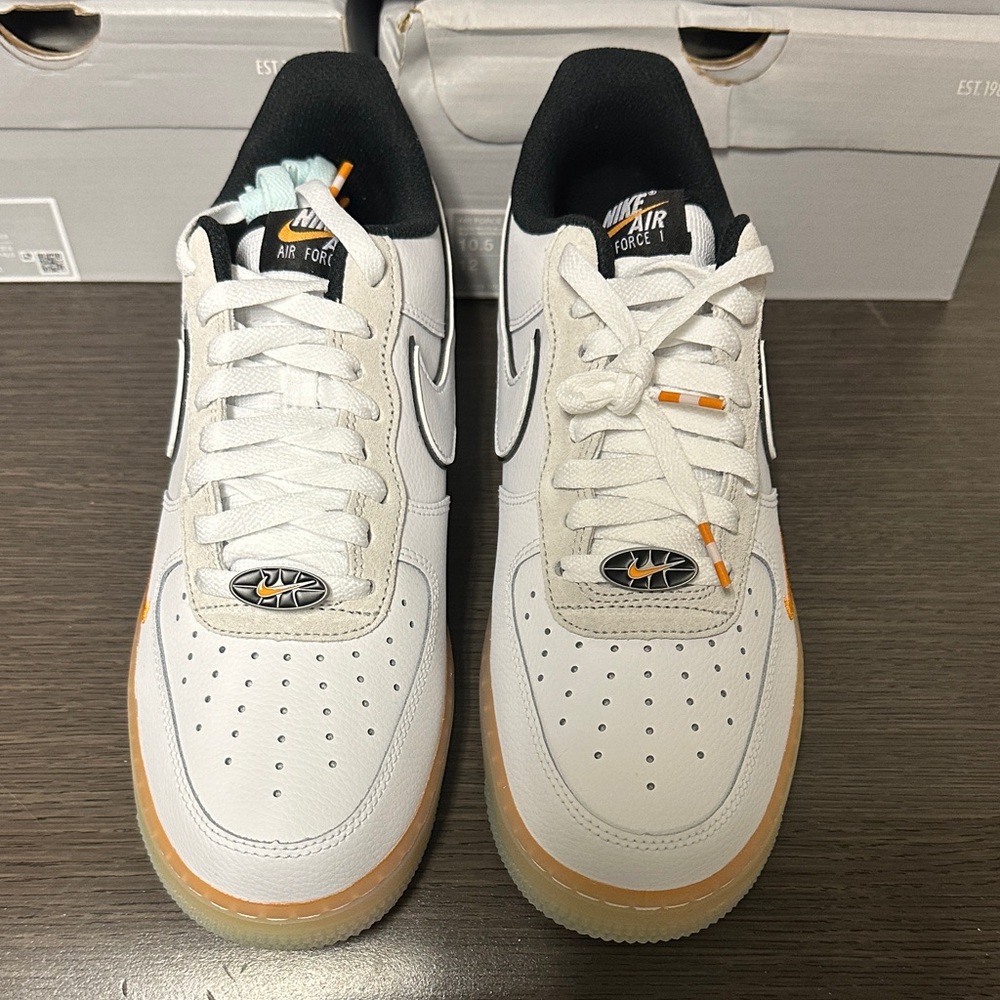 Nike White Leather Air Force 1 07’ Sneakers with Orange and Black. Multi sizes. - Picture 3 of 6